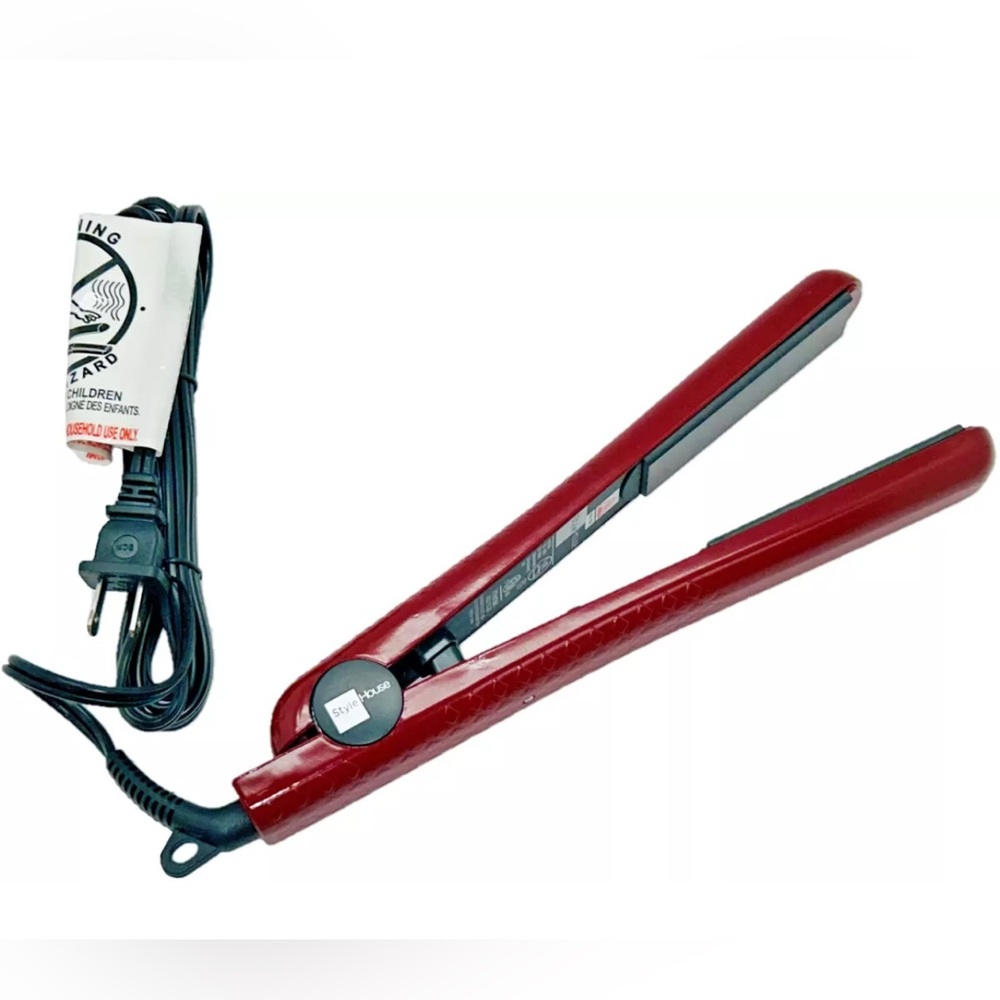 STYLE HOUSE Beauty Amplified Professional Styling Flat Iron 1.25” - NEW in box